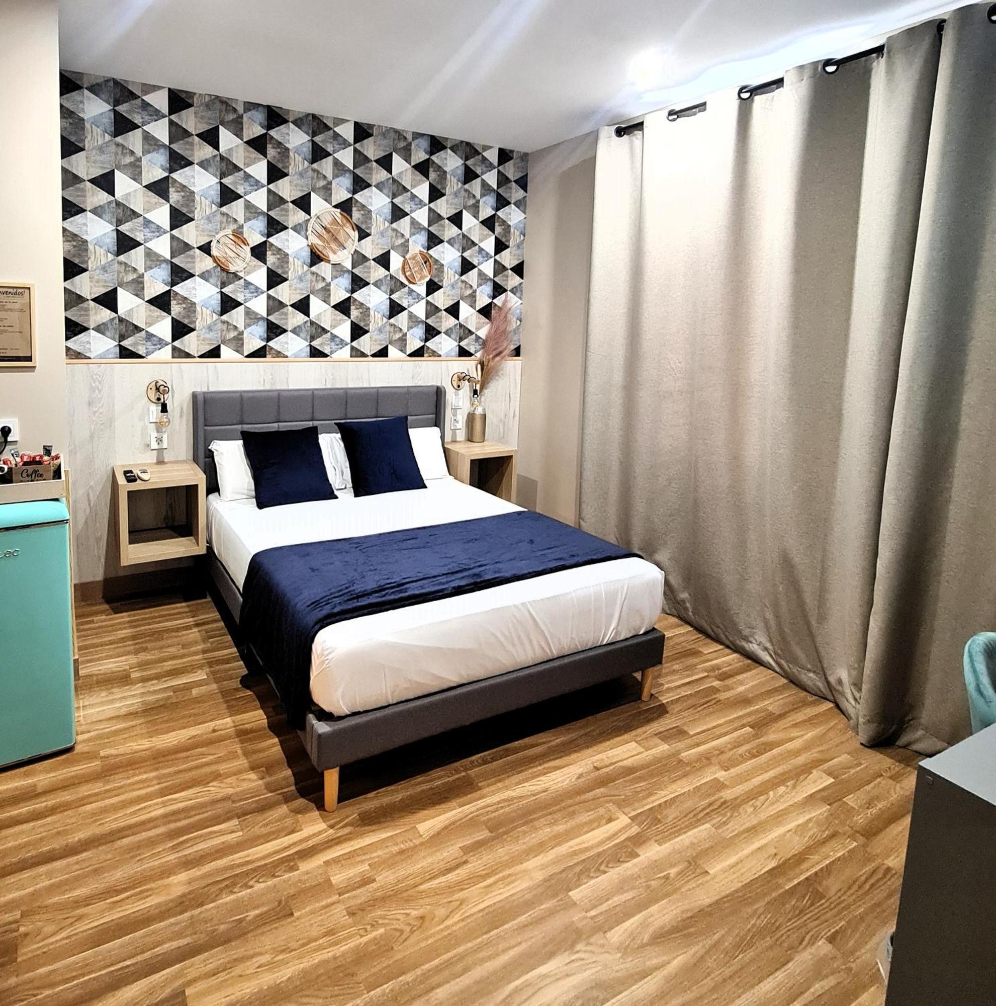 Luxury Green Hostal Madrid Gran Via ภายนอก รูปภาพ